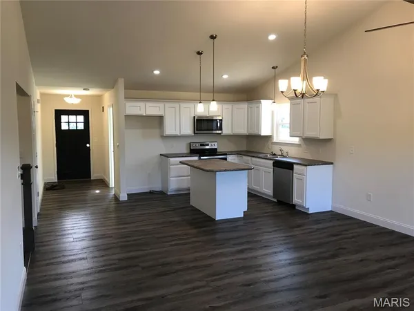 $319,900 | 1649 Flagstaff Drive, Festus, MO 63028