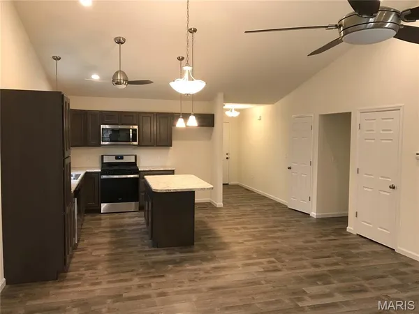 $319,900 | 1649 Flagstaff Drive, Festus, MO 63028