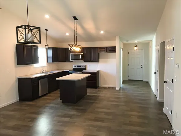 $319,900 | 1649 Flagstaff Drive, Festus, MO 63028