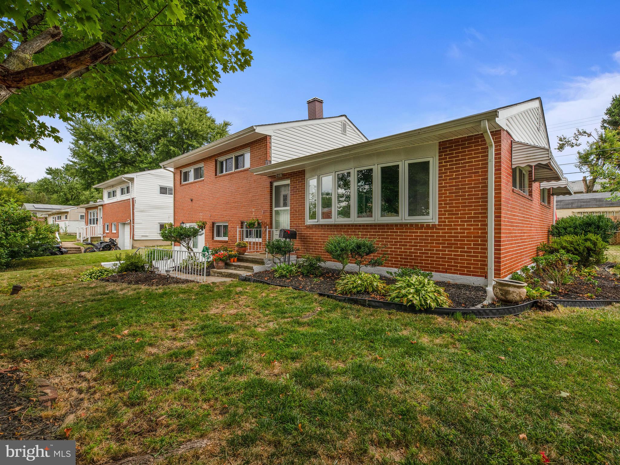 1023 Marksworth Road Baltimore, MD 21228 - Photo 2 of 33 Landscaped yard front & rear
