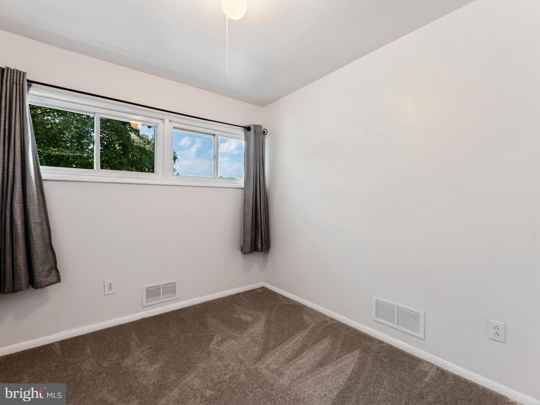 1023 Marksworth Road Baltimore, MD 21228 - Photo 17 of 33