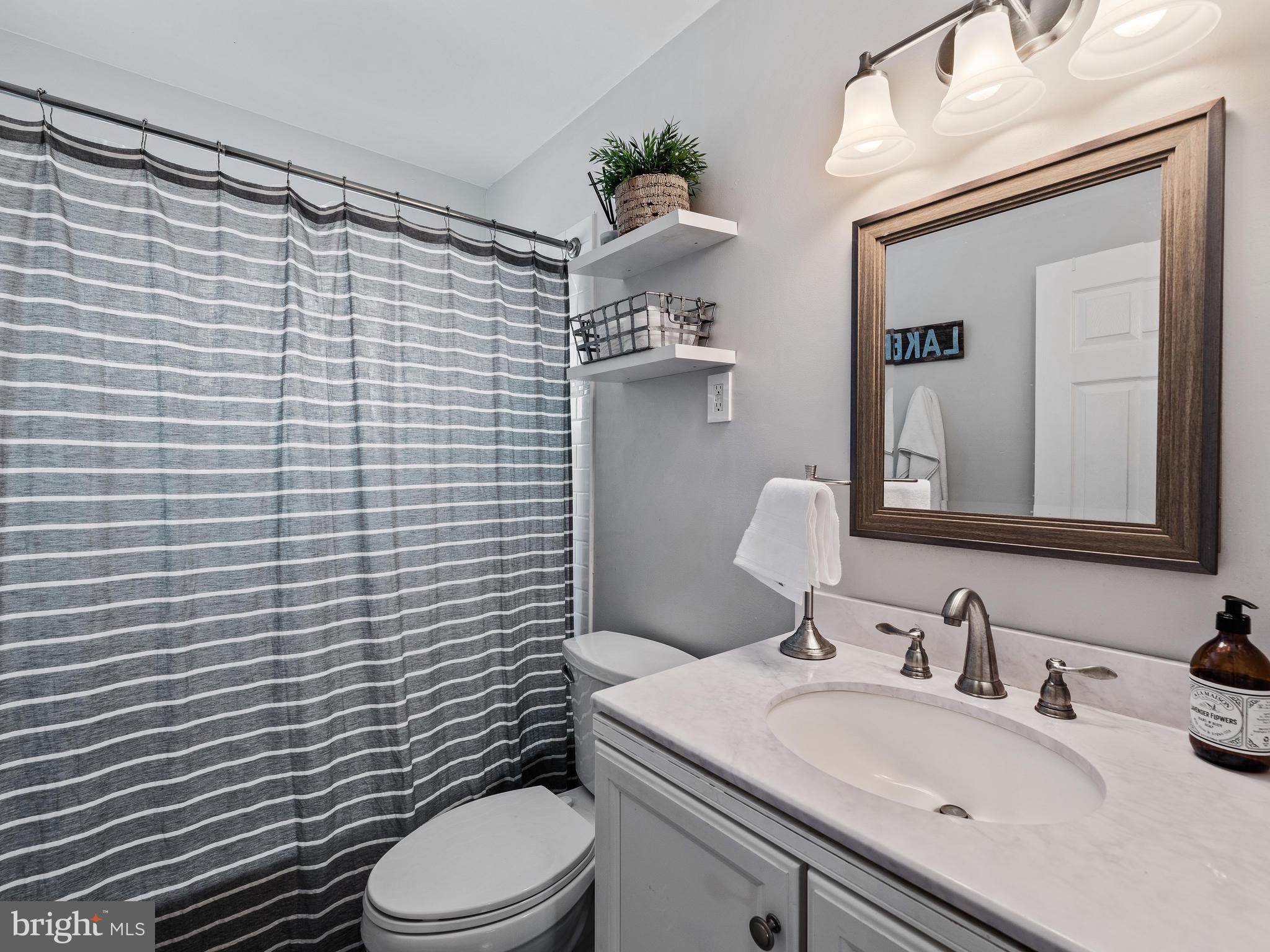 1023 Marksworth Road Baltimore, MD 21228 - Photo 19 of 33 Updated full bath.