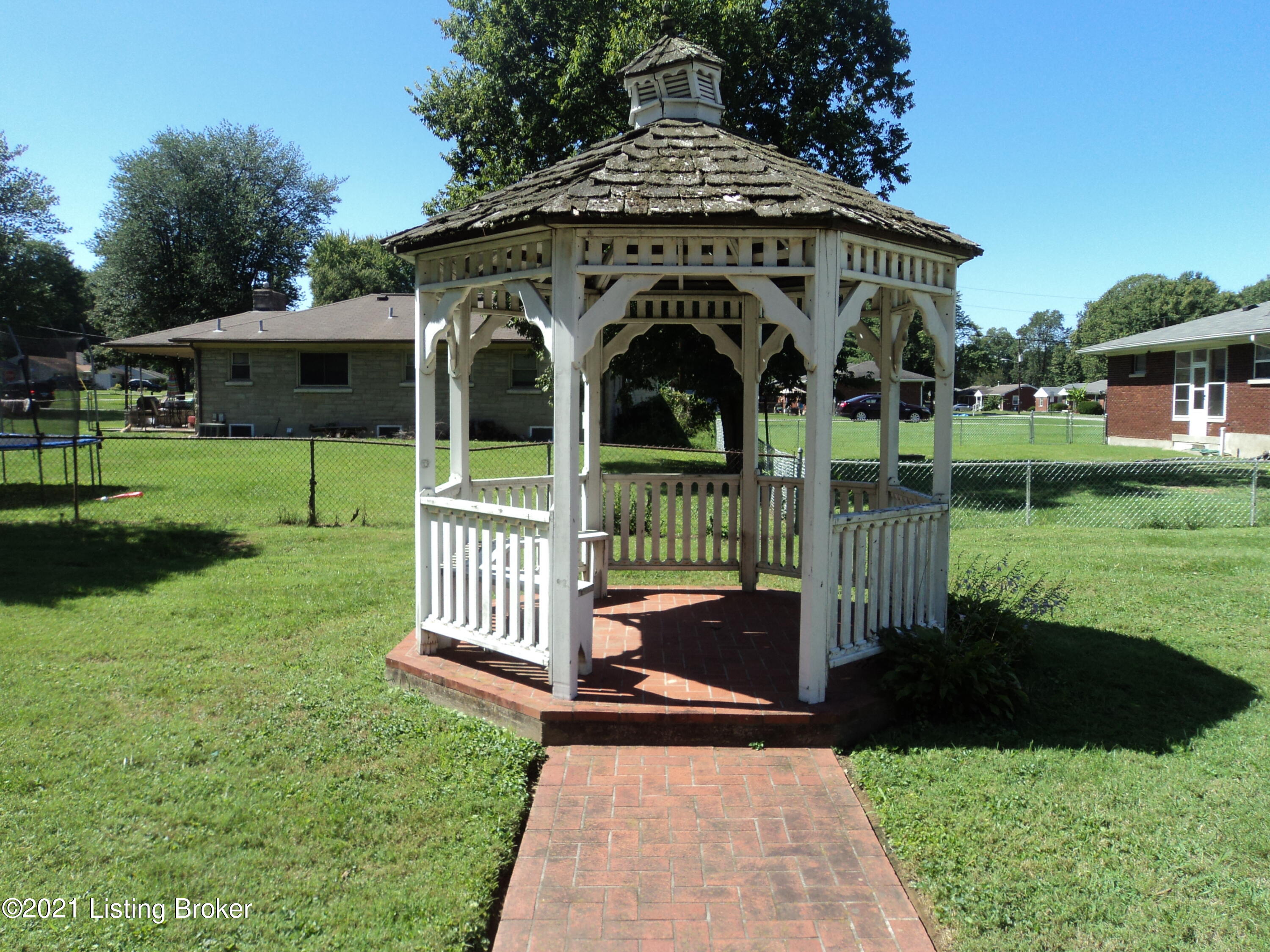 1860 Lynn Lea Road Louisville, KY 40216 - Photo 38 of 38 Amish-Built Gazebo