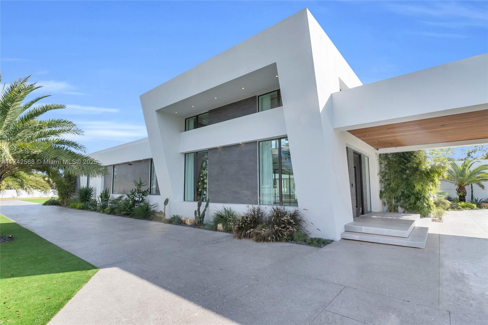 9890 Southwest 64th Street Miami, FL 33173 - Photo 54 of 61 a view of a house with a street