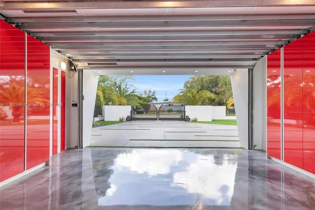 $6,550,000 | 9890 Southwest 64th Street, Miami, FL 33173