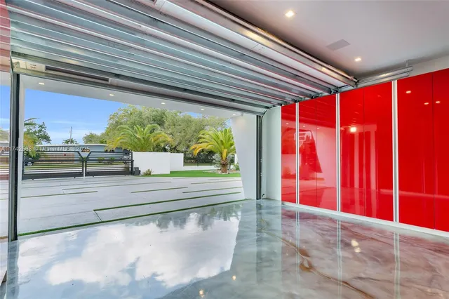 $6,550,000 | 9890 Southwest 64th Street, Miami, FL 33173