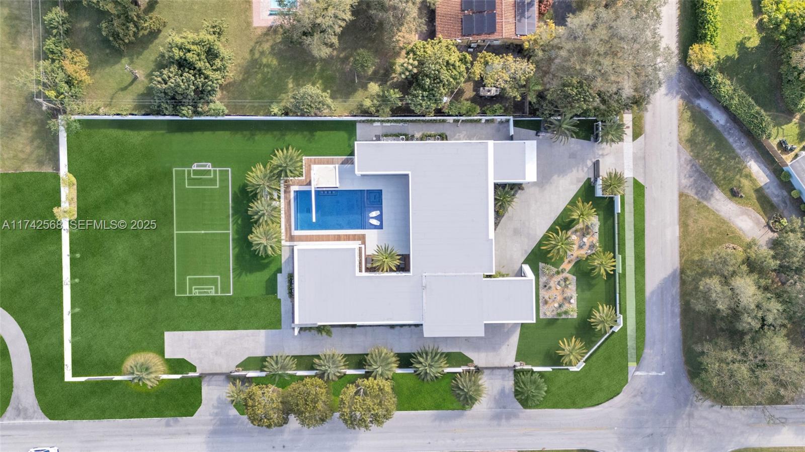 9890 Southwest 64th Street Miami, FL 33173 - Photo 60 of 61 an aerial view of a house