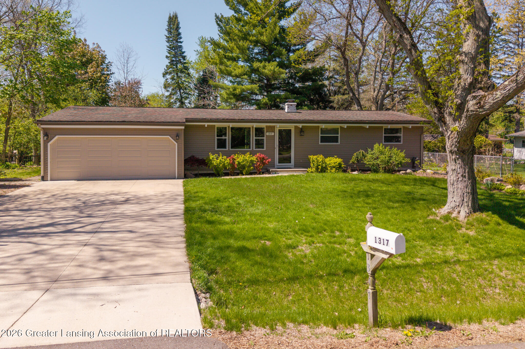 1317 Buckingham Road Haslett, MI 48840 - Photo 43 of 47 1317_Buckingham_TOM-34
