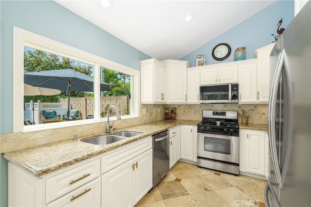 24602 Vía Raza Lake Forest, CA 92630 - Photo 12 of 34