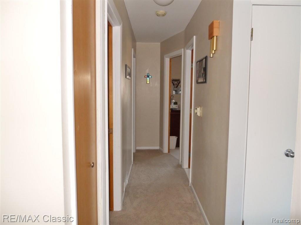 32710 Ridgefield Avenue Warren, MI 48088 - Photo 9 of 19 Walk Down the Hallway.