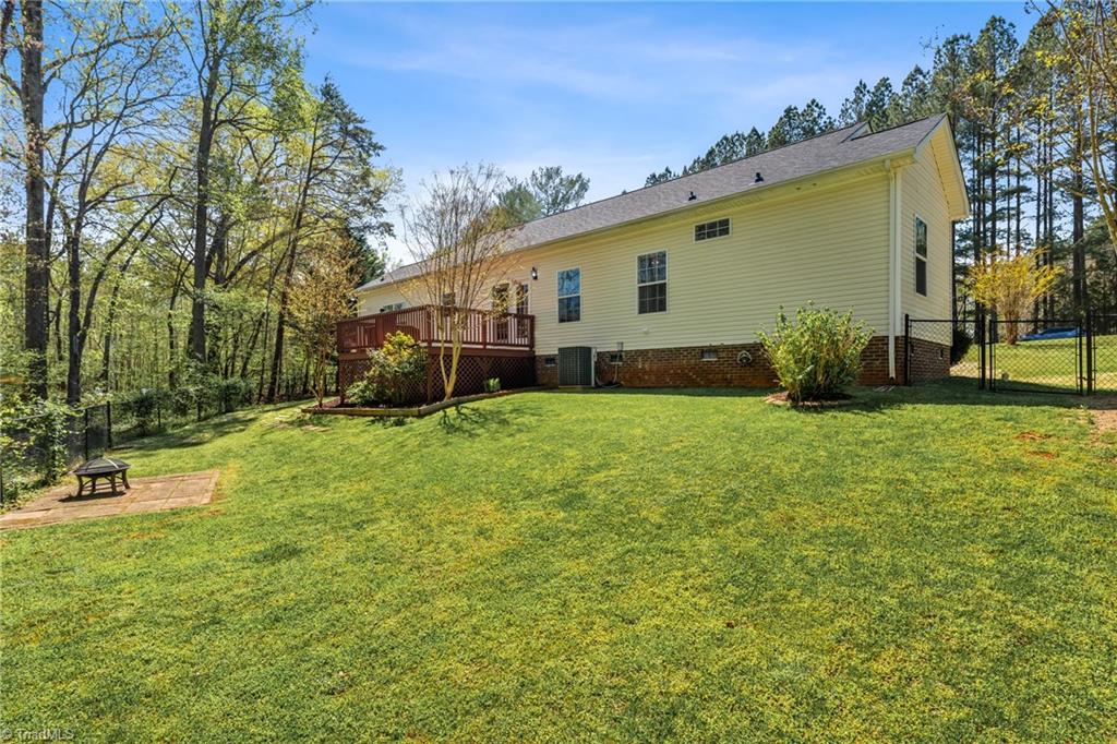 621 Honeysuckle Road Madison, NC 27025 - Photo 36 of 42