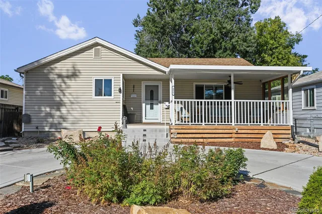 $440,000 | 911 Hanover Street, Aurora, CO 80010