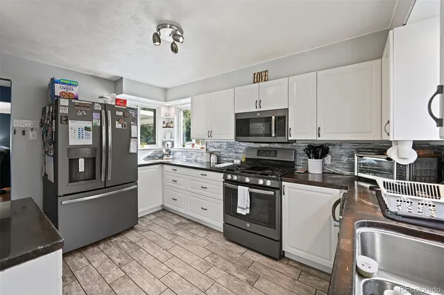 $440,000 | 911 Hanover Street, Aurora, CO 80010