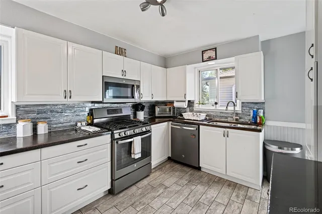 $440,000 | 911 Hanover Street, Aurora, CO 80010