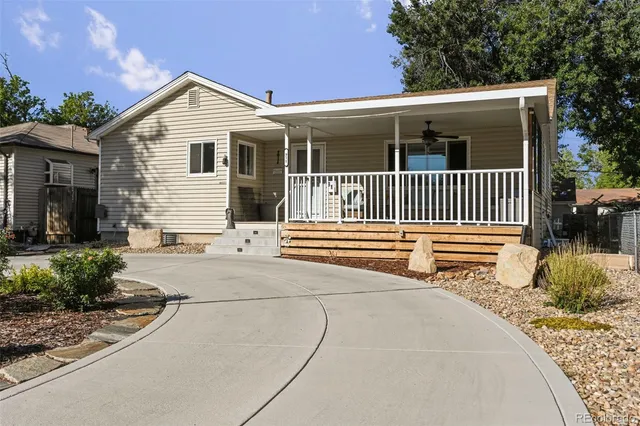 $440,000 | 911 Hanover Street, Aurora, CO 80010