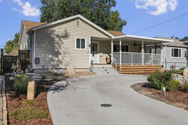 $440,000 | 911 Hanover Street, Aurora, CO 80010