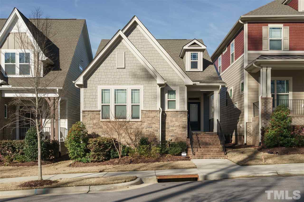 WELCOME HOME TO 1533 FULLERTON PLACE!