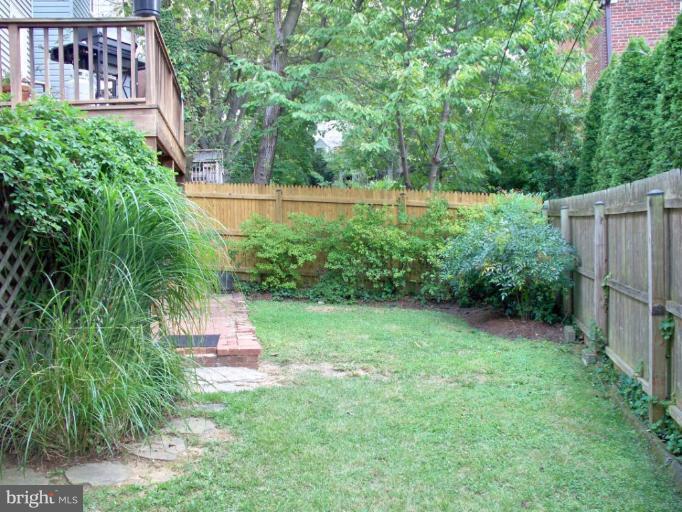3204 Military Road Northwest Washington, DC 20015 - Photo 15 of 15 Garden