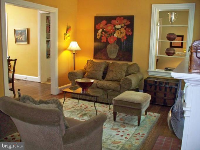 3204 Military Road Northwest Washington, DC 20015 - Photo 3 of 15 Living Room