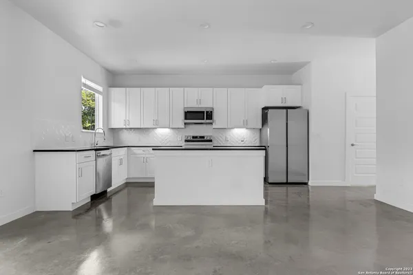 $1,750 | 915 Piedmont Avenue, San Antonio, TX 78210