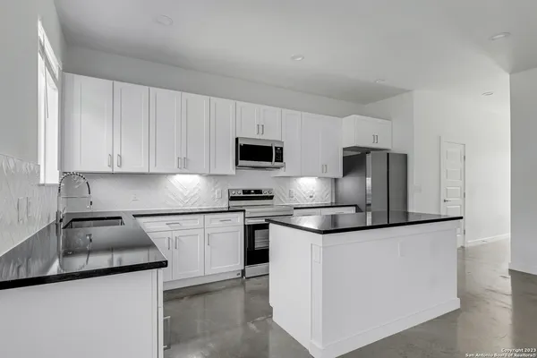 $1,750 | 915 Piedmont Avenue, San Antonio, TX 78210