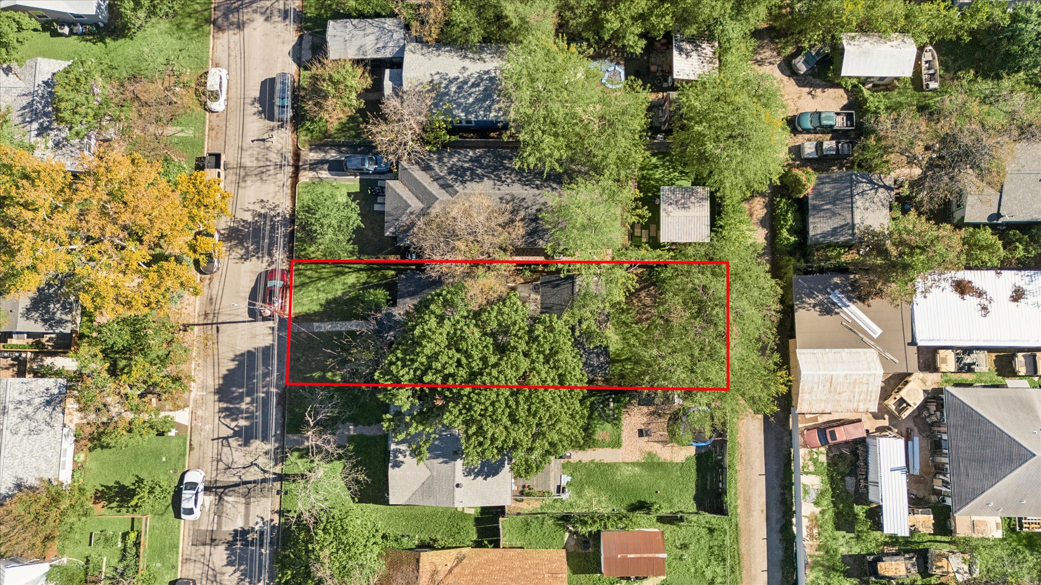 907 East 53rd Street Austin, TX 78751 - Photo 2 of 30 Aerial view of residential area featuring property parcel outlined
