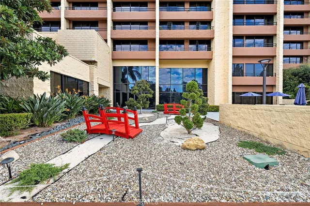 $498,000 | 24055 Paseo Del Lago, Unit 1063, Laguna Woods, CA 92637