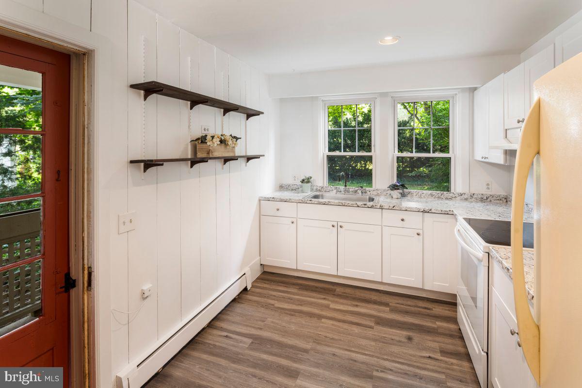 908 Easton Road Riegelsville, PA 18077 - Photo 3 of 43