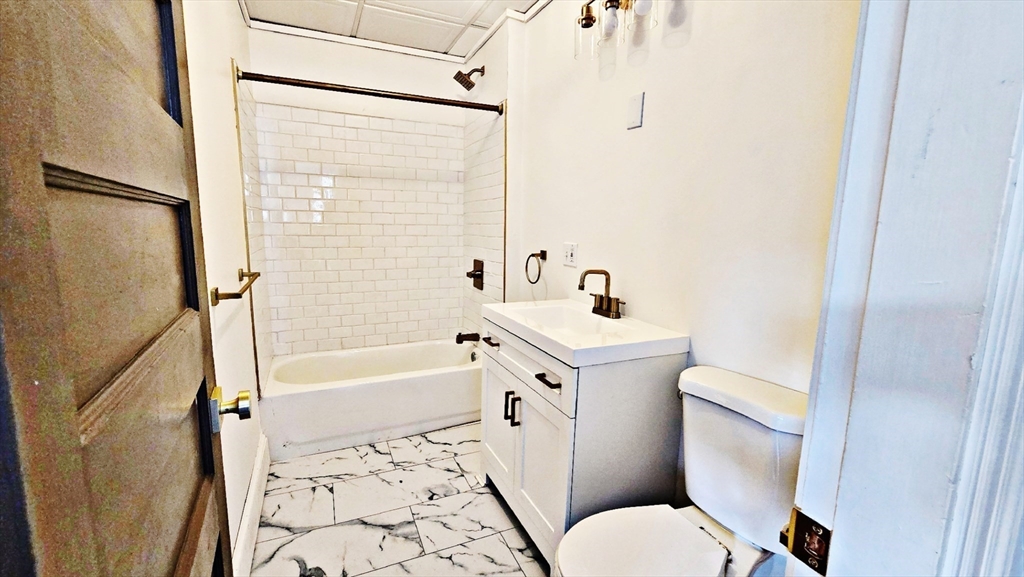 181 Foster Street, Unit 2 Fall River, MA 02721 - Photo 14 of 27