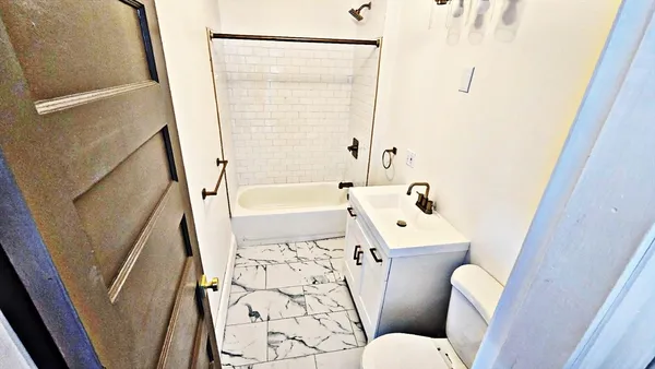 $2,500 | 181 Foster Street, Unit 2, Fall River, MA 02721