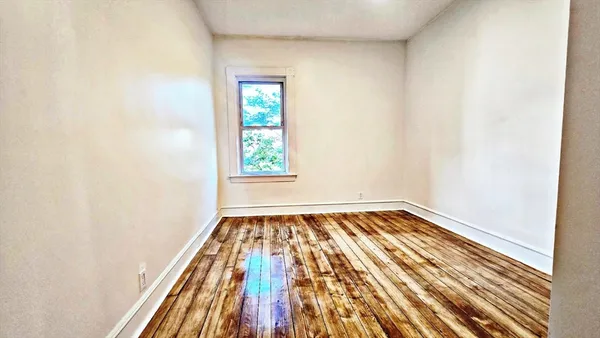 $2,500 | 181 Foster Street, Unit 2, Fall River, MA 02721