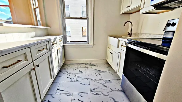 $2,500 | 181 Foster Street, Unit 2, Fall River, MA 02721