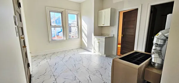 $2,500 | 181 Foster Street, Unit 2, Fall River, MA 02721