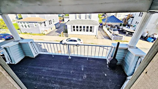 $2,500 | 181 Foster Street, Unit 2, Fall River, MA 02721