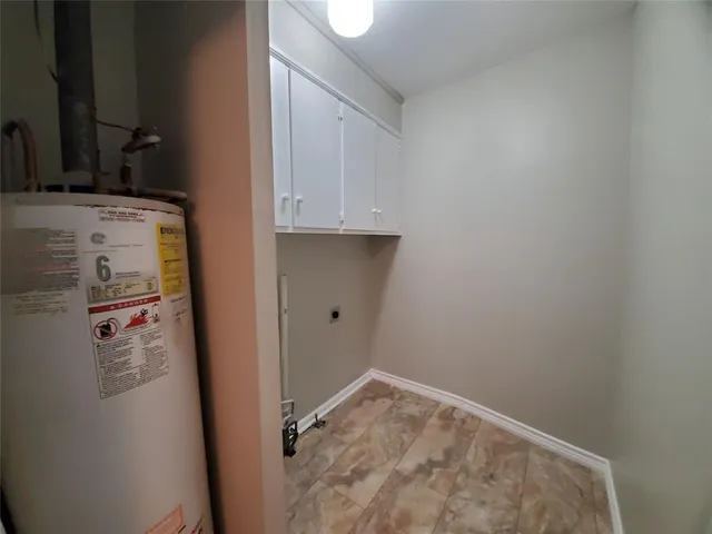 $1,990 | 2115 Glenwood Lane, Denton, TX 76209