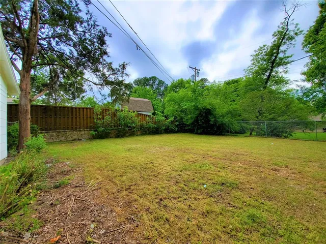 $1,990 | 2115 Glenwood Lane, Denton, TX 76209