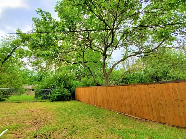 $1,990 | 2115 Glenwood Lane, Denton, TX 76209