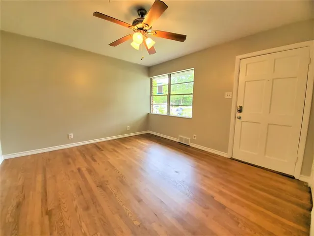 $1,990 | 2115 Glenwood Lane, Denton, TX 76209