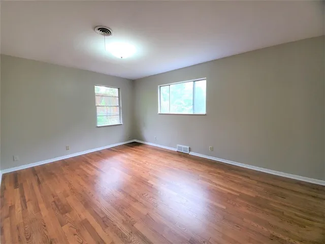 $1,990 | 2115 Glenwood Lane, Denton, TX 76209