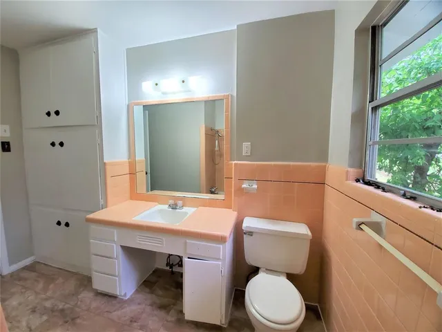 $1,990 | 2115 Glenwood Lane, Denton, TX 76209