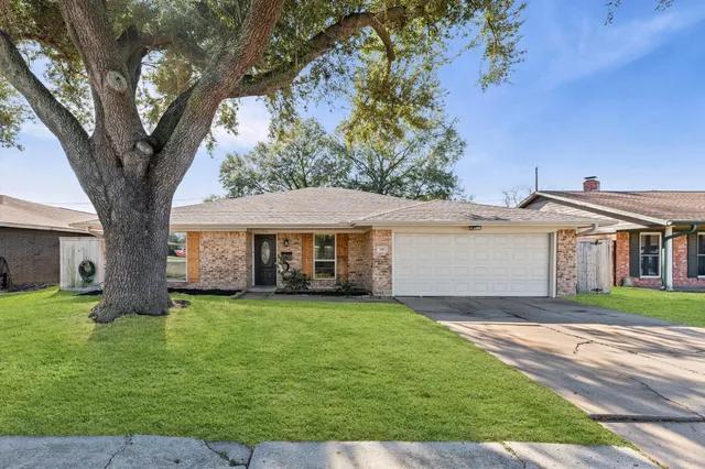$345,000 | 710 North Kaufman Drive, Deer Park, TX 77536