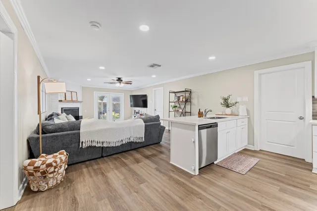 $345,000 | 710 North Kaufman Drive, Deer Park, TX 77536