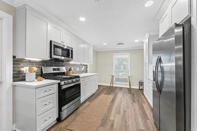 $345,000 | 710 North Kaufman Drive, Deer Park, TX 77536