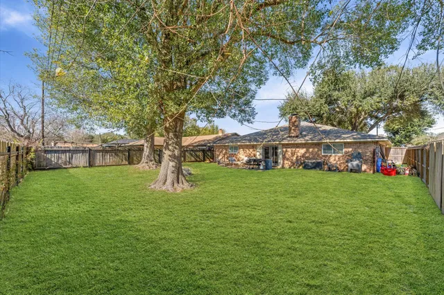 $345,000 | 710 North Kaufman Drive, Deer Park, TX 77536