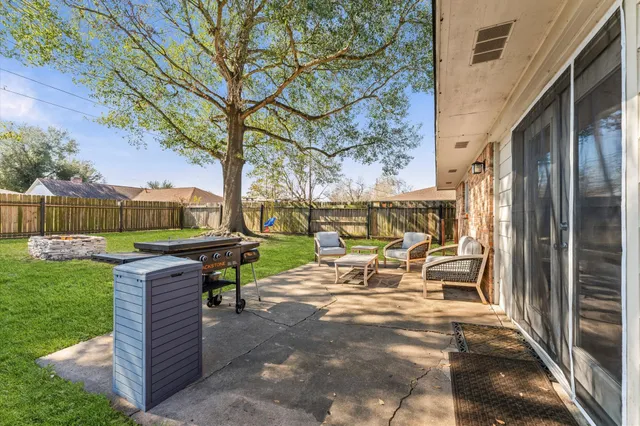 $345,000 | 710 North Kaufman Drive, Deer Park, TX 77536