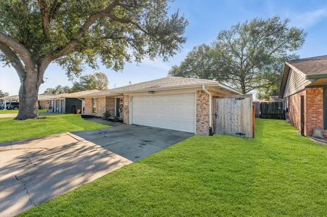 $345,000 | 710 North Kaufman Drive, Deer Park, TX 77536