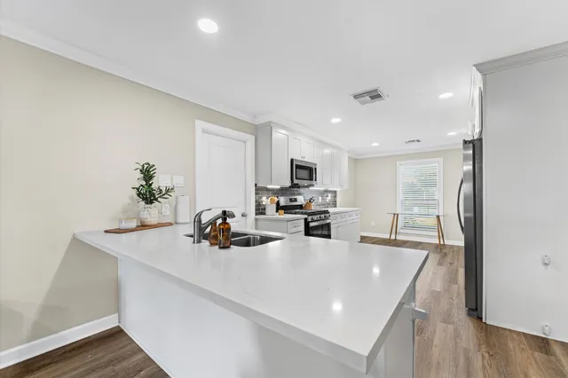 $345,000 | 710 North Kaufman Drive, Deer Park, TX 77536