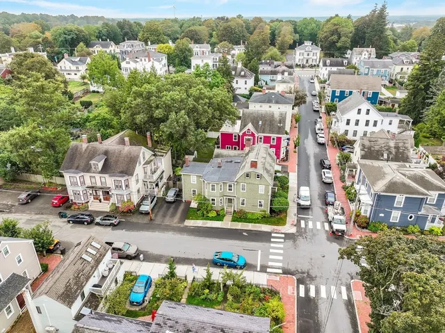 $484,900 | 45 Boardman Street, Unit 1, Newburyport, MA 01950