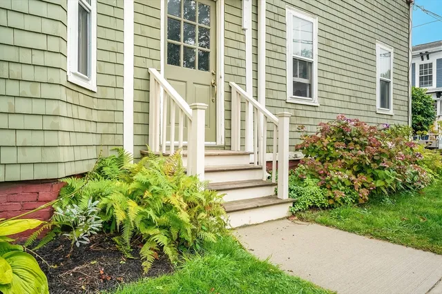 $484,900 | 45 Boardman Street, Unit 1, Newburyport, MA 01950