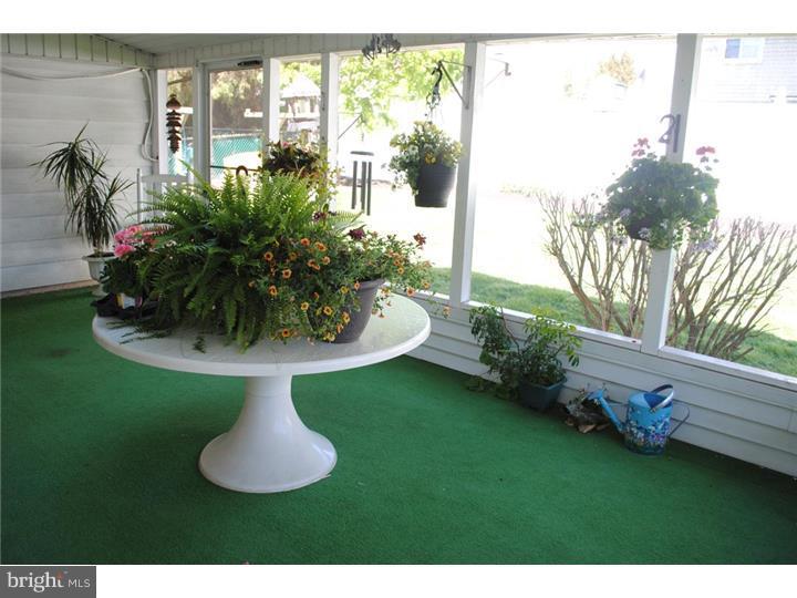33 Hamlet Road Levittown, PA 19056 - Photo 9 of 15 Sun Room